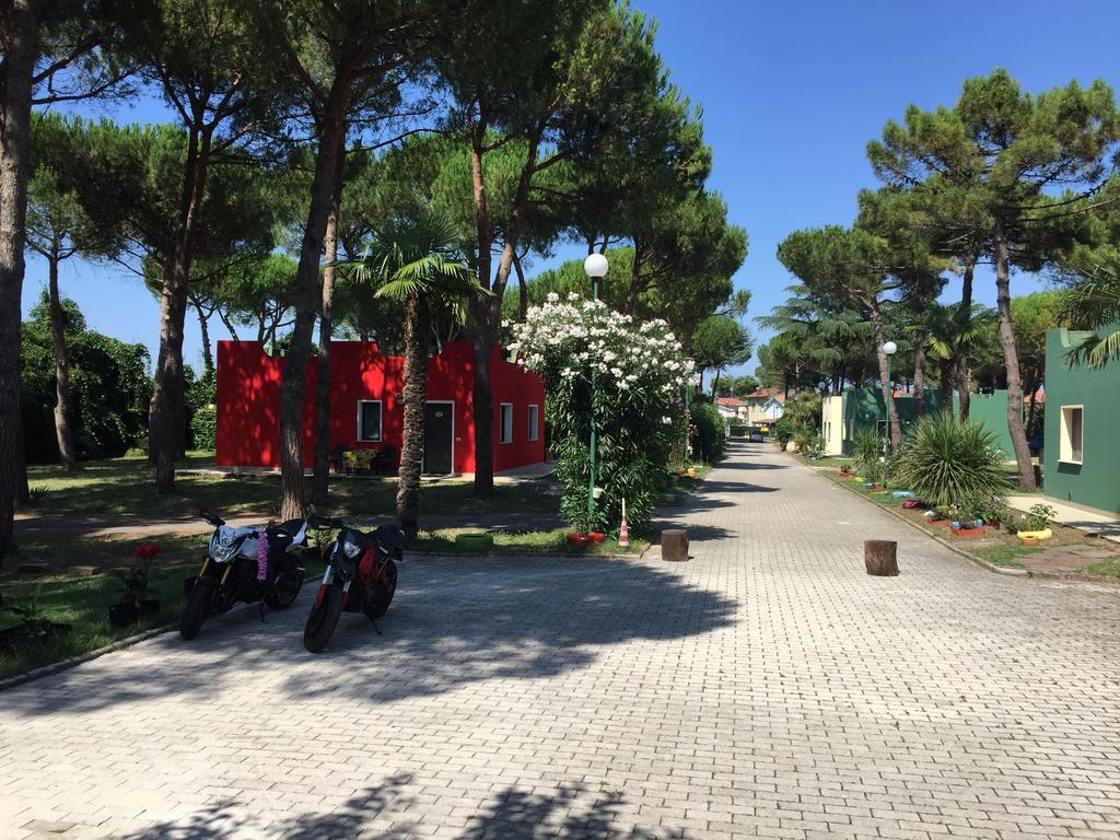 Villaggio Mithos ミザーノ・アドリアーティコ エクステリア 写真